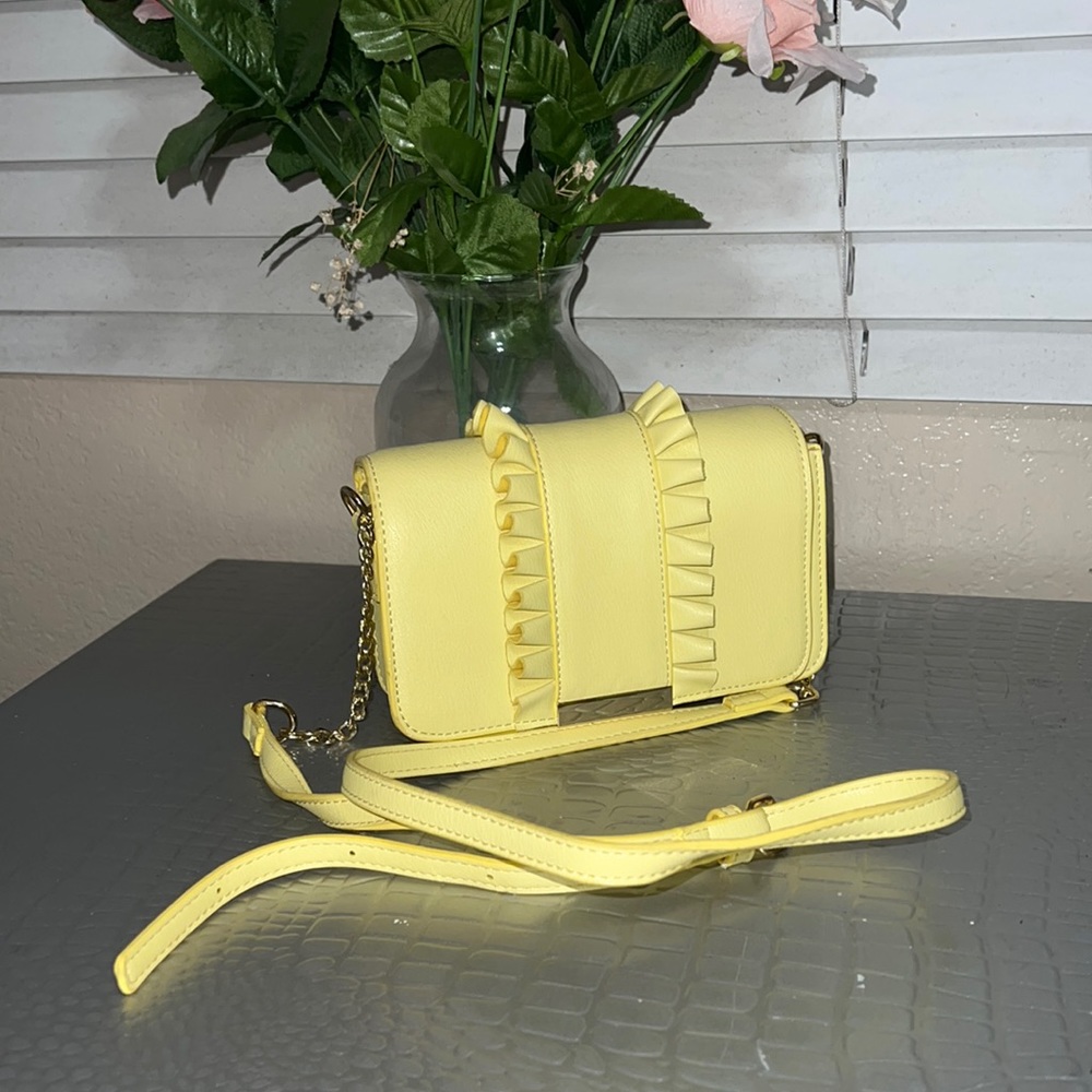 YELLOW CROSSBODY